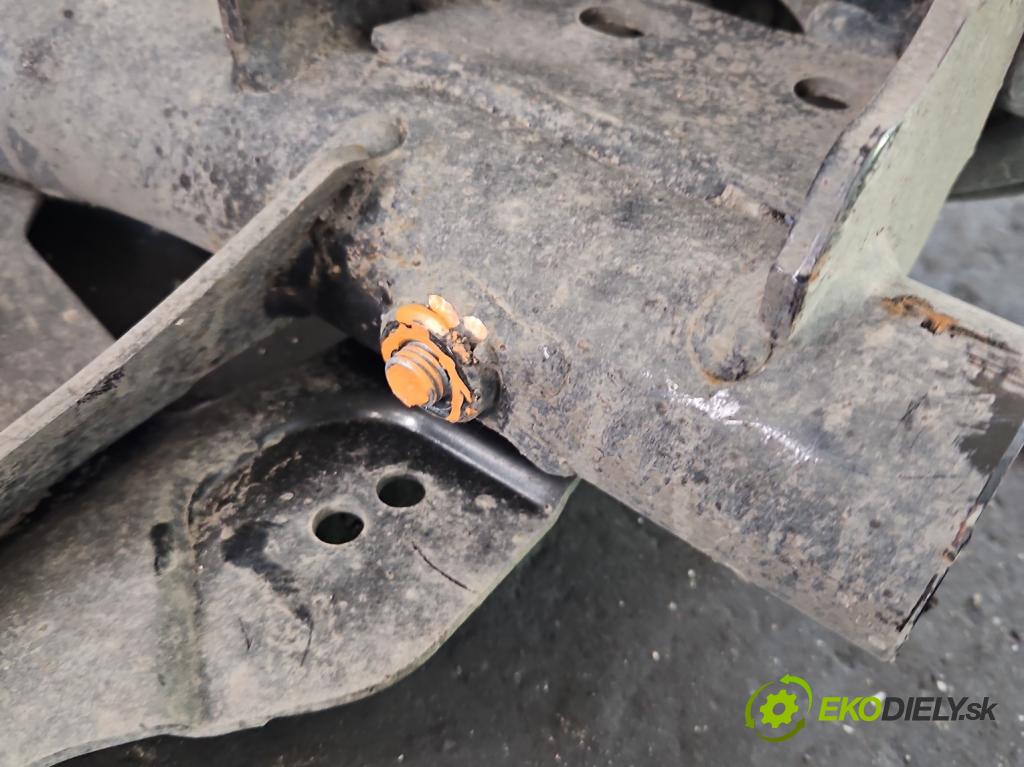 Dacia Sandero III 2020- 1.0 SCe 480) 91KM manual 67 kW 999 cm3 5- zadní výztuha  (Zadní výztuha)