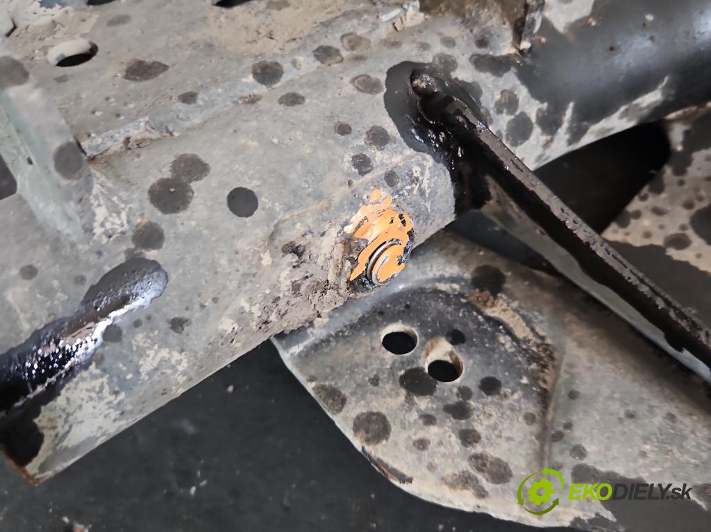 Dacia Sandero III 2020- 1.0 SCe 480) 91KM manual 67 kW 999 cm3 5- zadní výztuha  (Zadní výztuha)