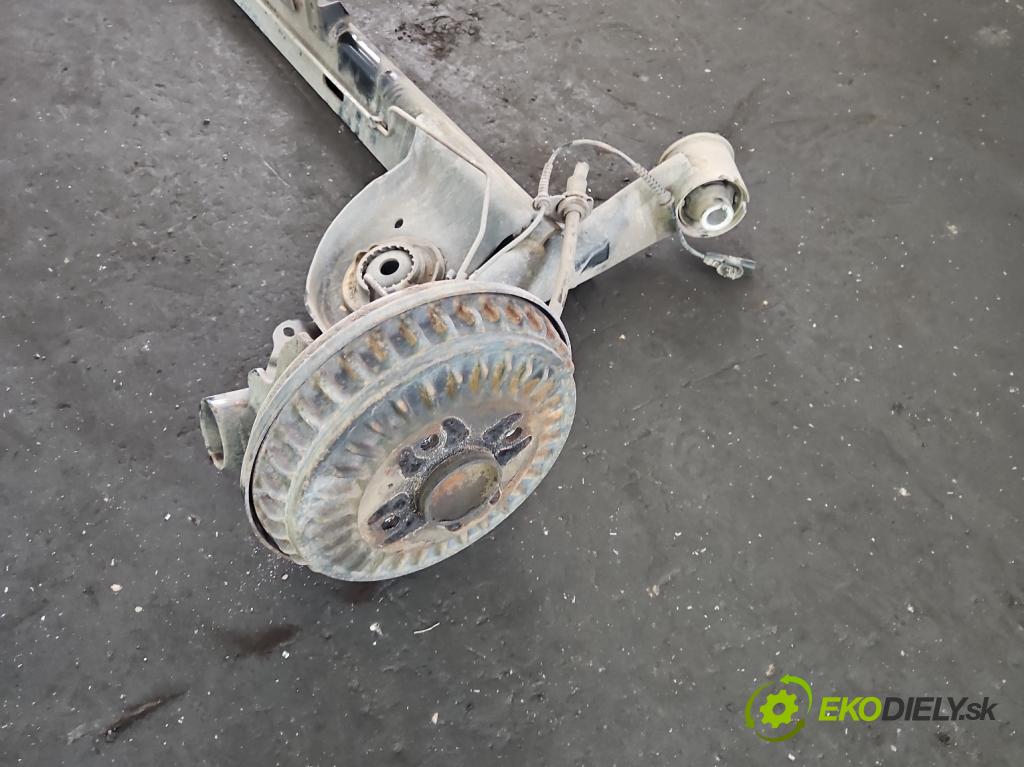 Dacia Sandero III 2020- 1.0 SCe 480) 91KM manual 67 kW 999 cm3 5- zadní výztuha  (Zadní výztuha)