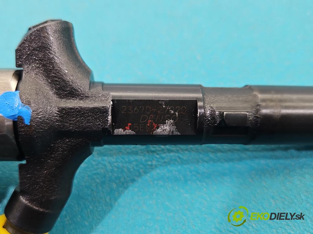 Toyota Corolla Verso I 2001-2004 2.0 d4d 90 HP manual 66 kW 1995 cm3 5- vstrek 23670-27020 (Vstrekovač paliva)