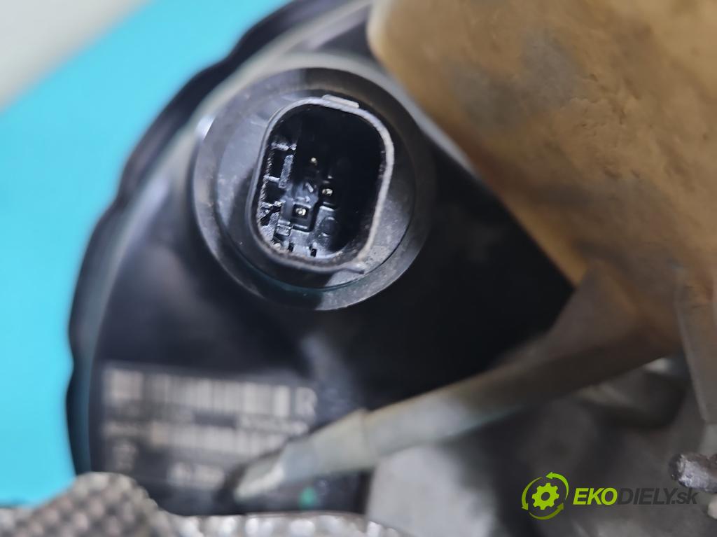 Volvo XC90 I 2002-2014 2.4 D5 D5244T: 163 HP automatic 120 kW 2401 cm3 5- servo brzdové P30714325