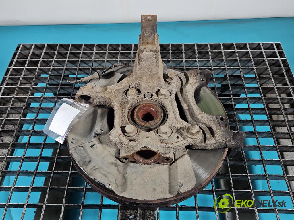 Volvo XC90 I 2002-2014 2.4 D5 (D5244T) 163 HP automatic 120 kW 2401 cm3 5- náboj ľavé  (Náboj kolesa)