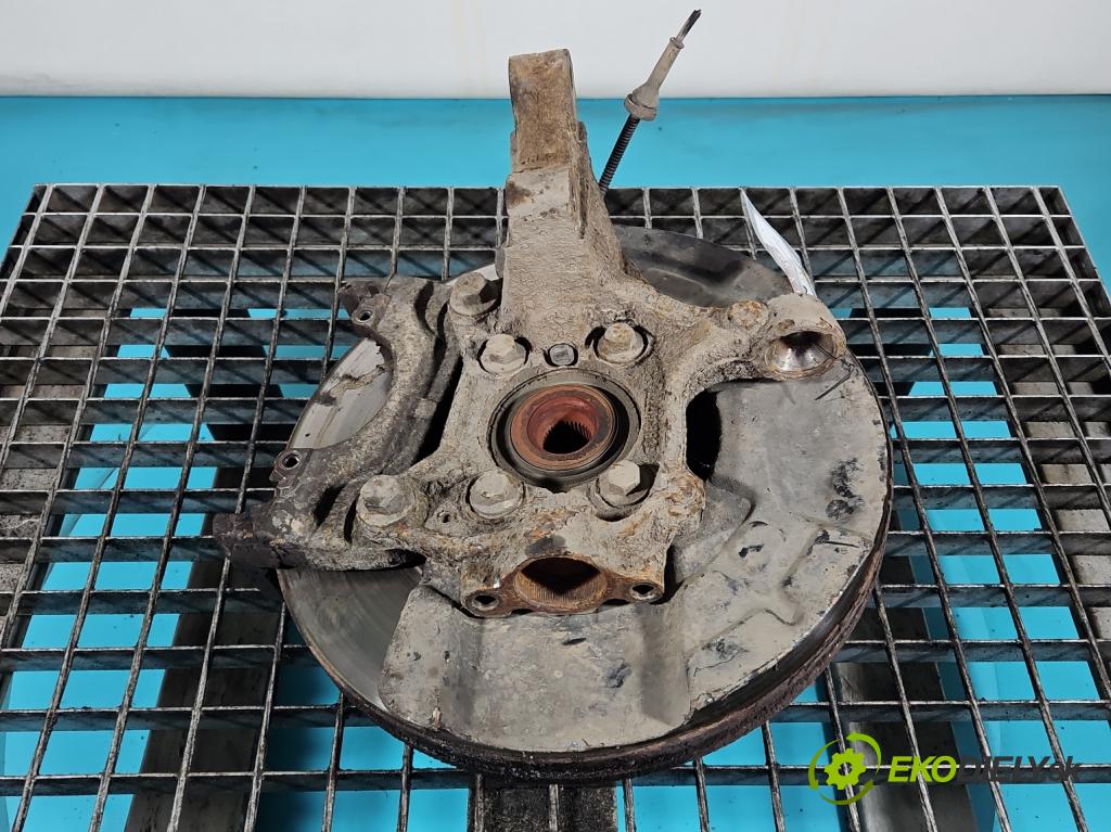 Volvo XC90 I 2002-2014 2.4 D5 (D5244T) 163 HP automatic 120 kW 2401 cm3 5- náboj pravé  (Náboj kolesa)