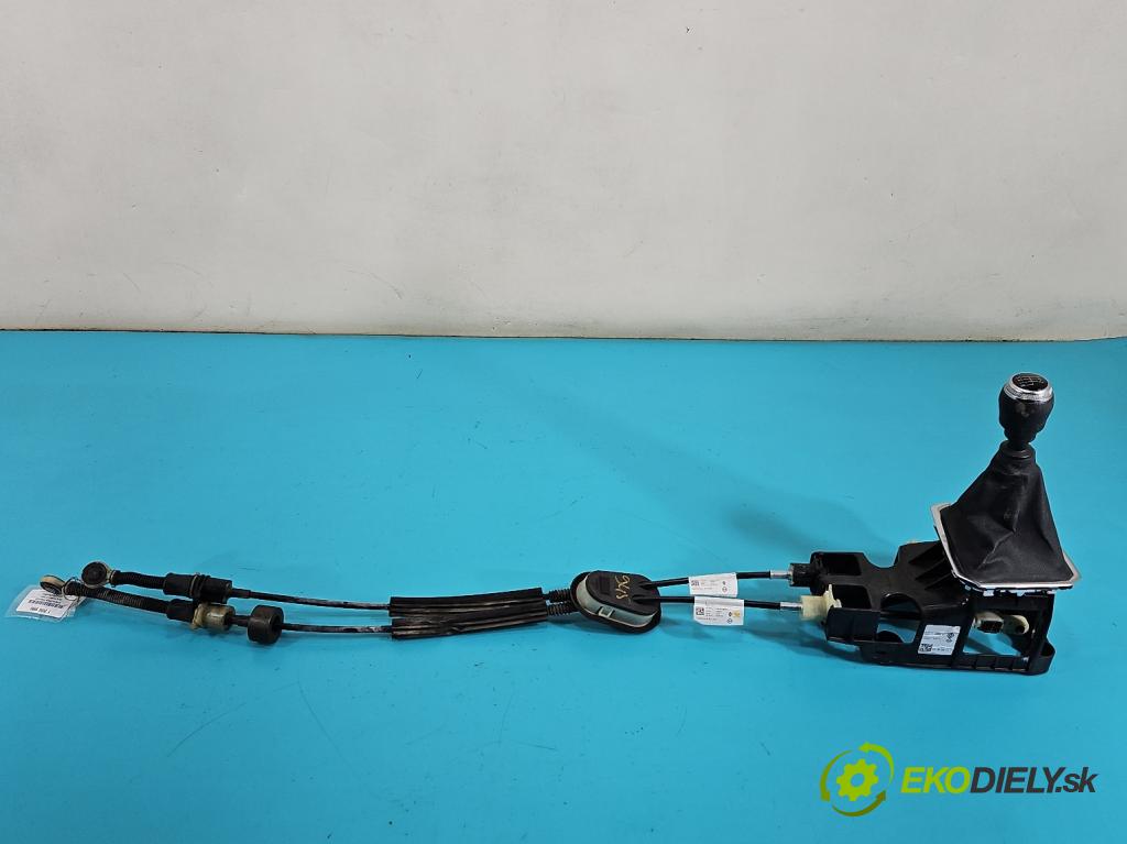 Dacia Sandero III 2020- 1.0 SCe: 480) 91 KM manual 67 kW 999 cm3 5- Páka: Změny: stupeň,rýchlosť 349015097R (Rýchlostná páka (kulisa))