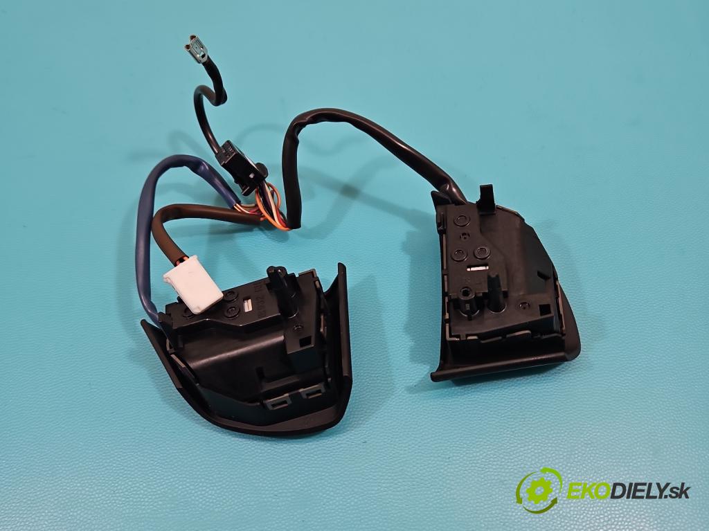 Suzuki SX4 S-Cross 2013-2021 1.4 T 140 HP manual 103 kW 1373 cm3 5- prepínač multifunkční: řízení:  (Prepínacie páčky pod volantom)