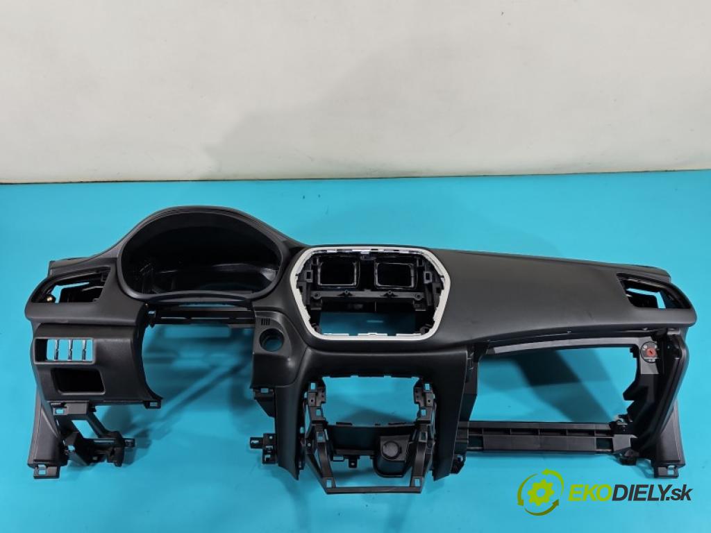 Suzuki SX4 S-Cross 2013-2021 1.4 T 140 HP manual 103 kW 1373 cm3 5- kokpit,pristrojová doska rozdeľovacia 