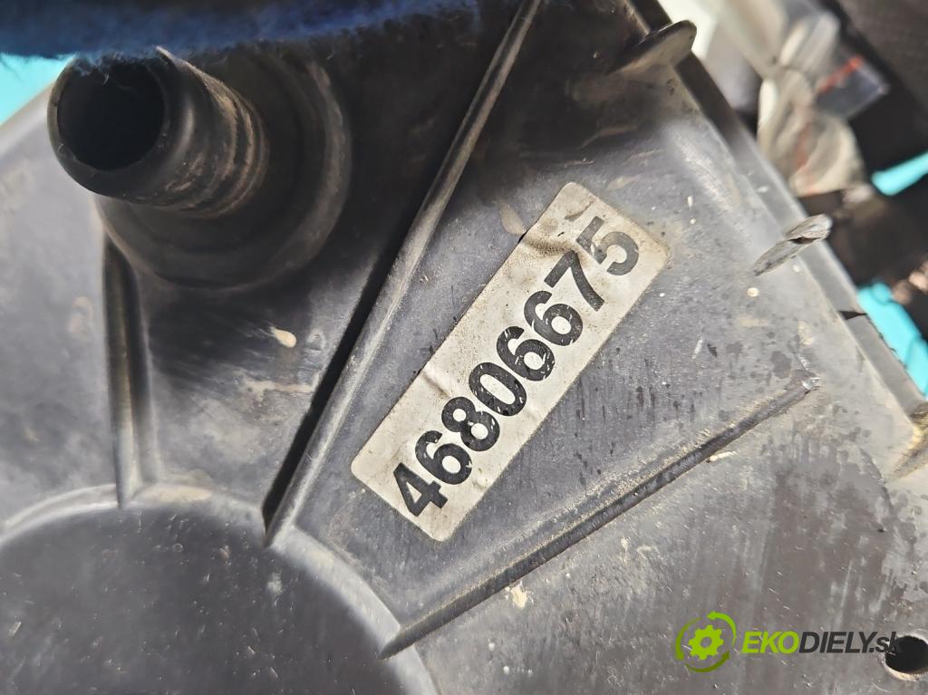 Lancia Lybra 1,8.0 16V 131 hp manual 96 kW 1747 cm3 4- obal filtra vzduchu 46806675 (Kryt vzduchového filtru)