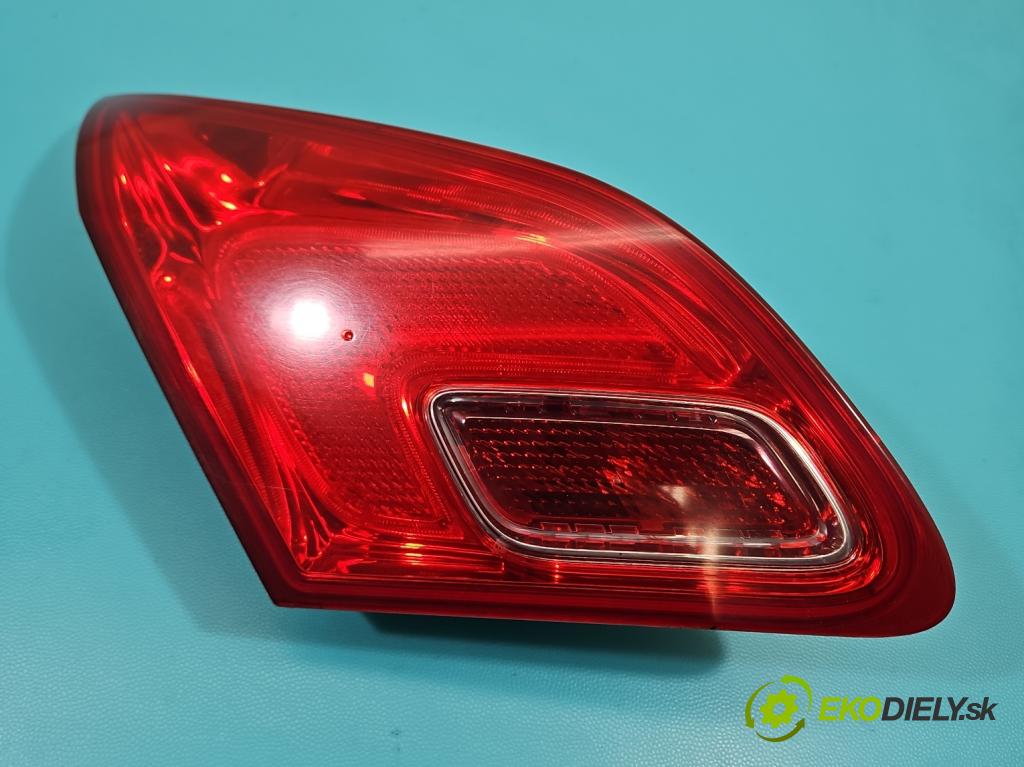 Opel Astra IV 2009-2015 1.6 16v 116 hp manual 85 kW 1598 cm3 5- světlo zadní levé  (Klika dveří ostatní)