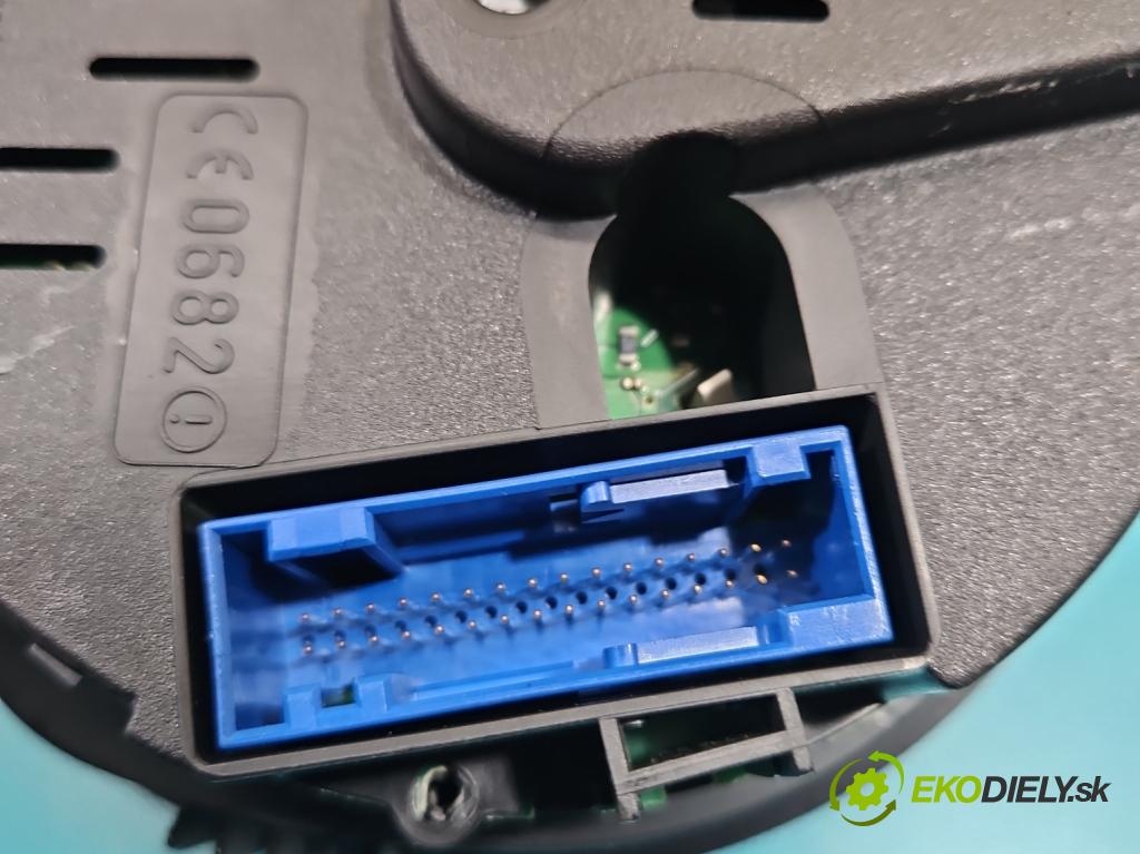 Vw Golf IV 1997-2003 1.9 tdi 131 HP automatic 96 kW 1896 cm3 5- prístrojovka/ budíky 1J0920826C (Prístrojová doska)