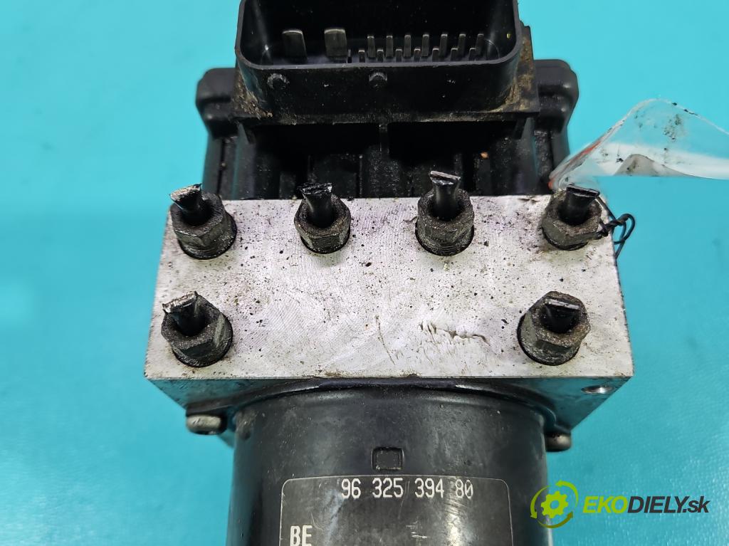 Peugeot 206 1.6 16V 109 HP manual 80 kW 1587 cm3 3- čerpadlo abs 9632539480 (Pumpa ABS)