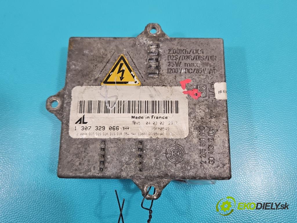 Audi A3 8P 2003-2012 2.0 tdi 140 HP manual 103 kW 1968 cm3 3- střídač: xenon 1307329066 (Riadiaca jednotka xenónu)