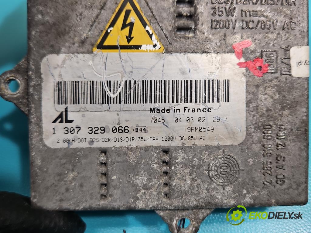 Audi A3 8P 2003-2012 2.0 tdi 140 HP manual 103 kW 1968 cm3 3- střídač: xenon 1307329066 (Riadiaca jednotka xenónu)