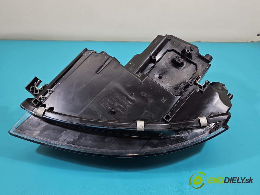 Audi A3 8P 2003-2012 2.0 tdi 140 HP manual 103 kW 1968 cm3 3- Reflektor: pravý  (Svetlo predné pravé)