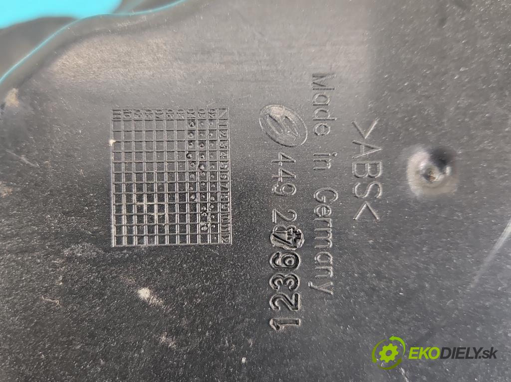 Audi A3 8P 2003-2012 2.0 tdi 140 HP manual 103 kW 1968 cm3 3- Subwoofer:  (Audio zariadenie)