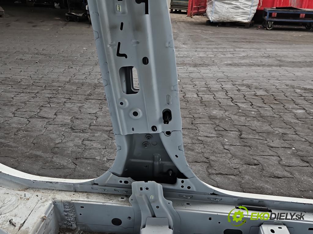 Dacia Sandero III 2020- 1.0 SCe 480) 91KM manual 67 kW 999 cm3 5- práh levý  (Karoserie ostatní)