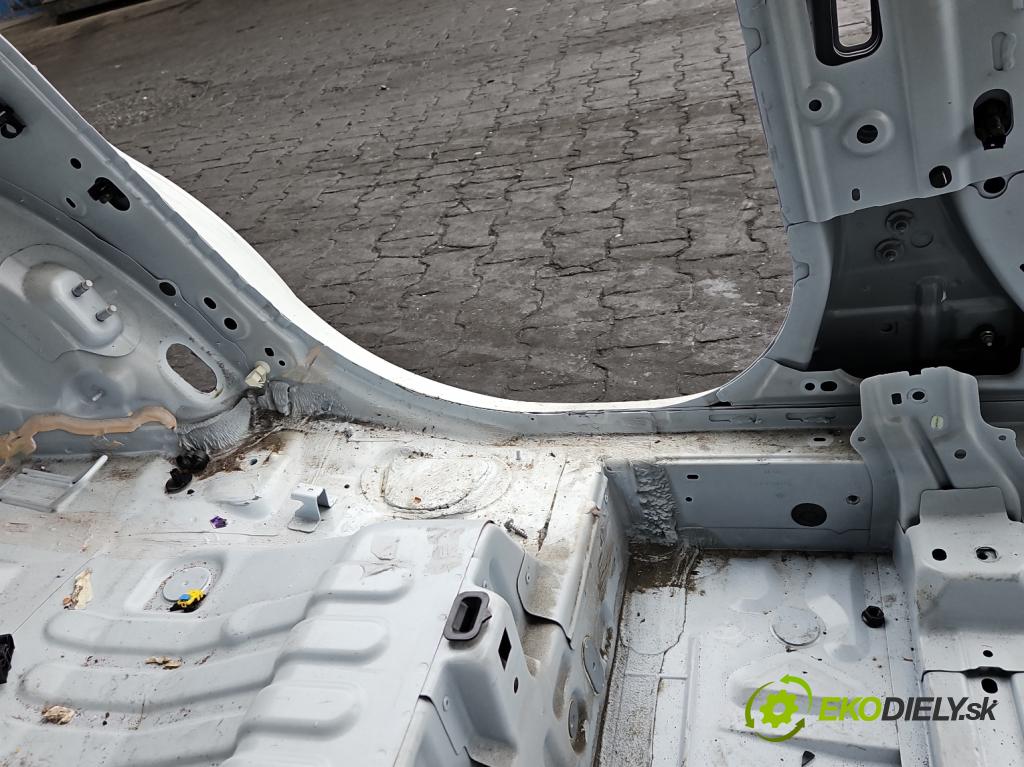 Dacia Sandero III 2020- 1.0 SCe 480) 91KM manual 67 kW 999 cm3 5- práh levý  (Karoserie ostatní)