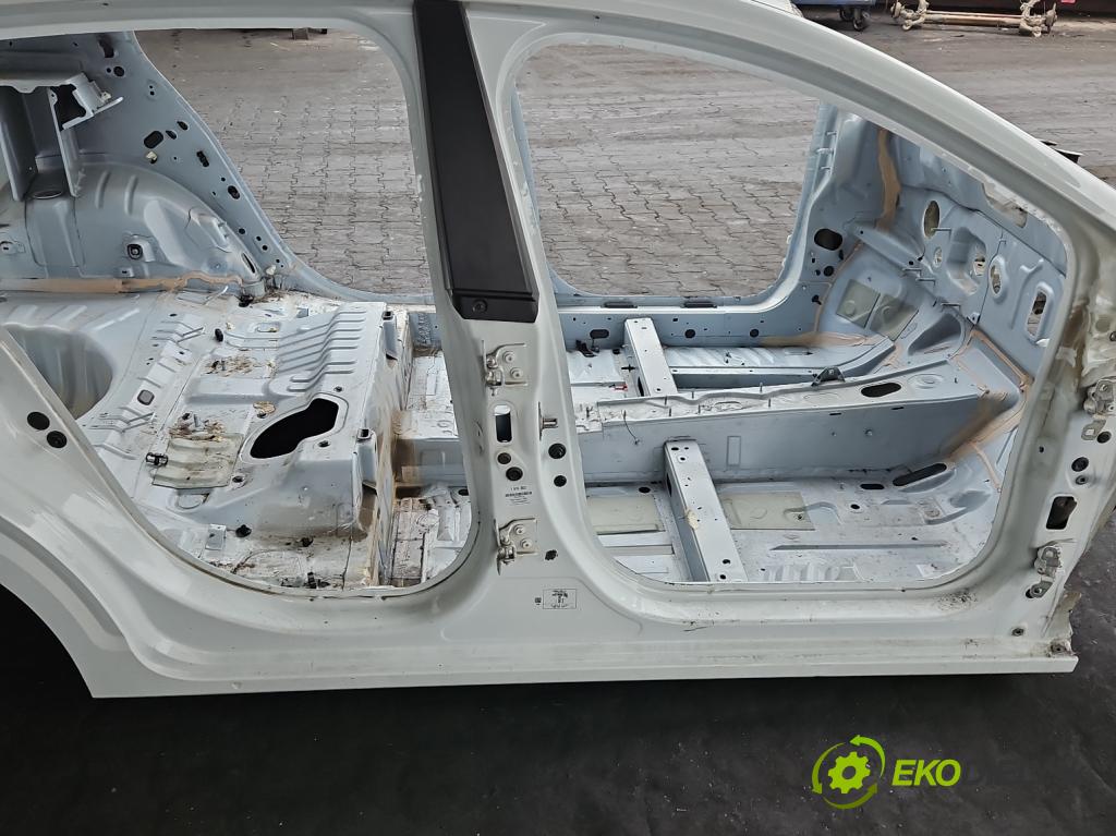 Dacia Sandero III 2020- 1.0 SCe 480) 91KM manual 67 kW 999 cm3 5- práh pravý  (Karoserie ostatní)