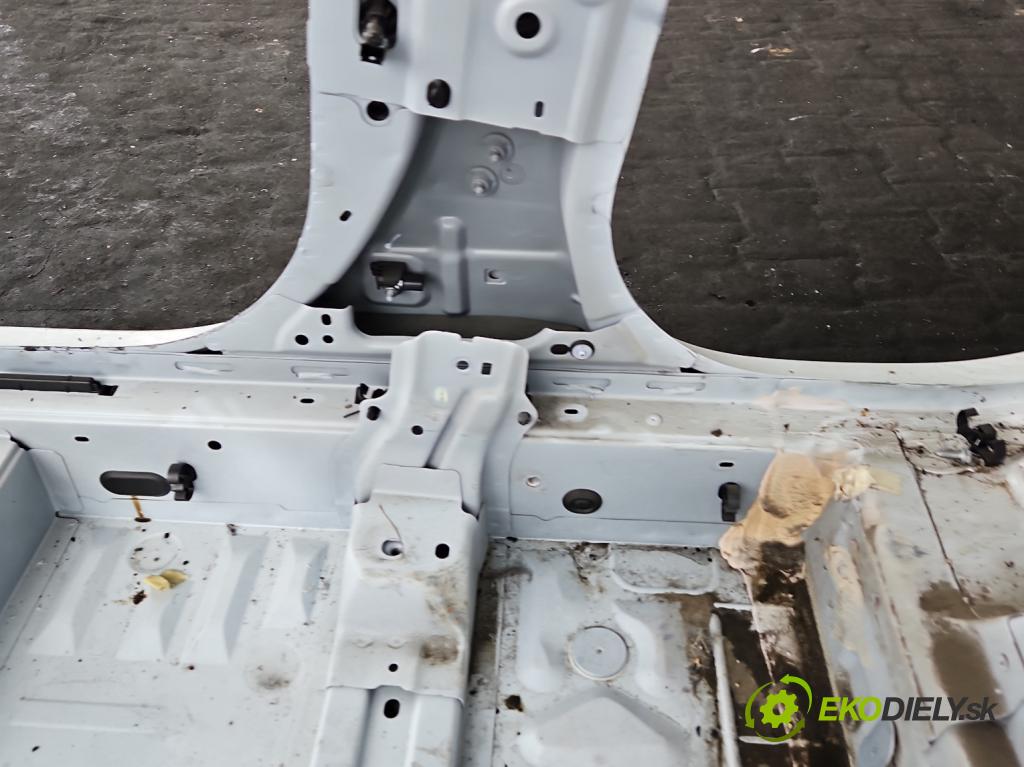 Dacia Sandero III 2020- 1.0 SCe 480) 91KM manual 67 kW 999 cm3 5- práh pravý  (Karoserie ostatní)