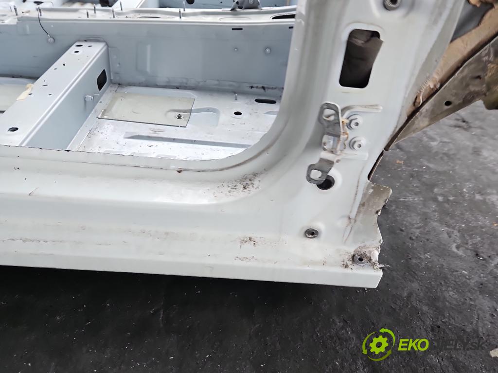 Dacia Sandero III 2020- 1.0 SCe 480) 91KM manual 67 kW 999 cm3 5- práh pravý  (Karoserie ostatní)