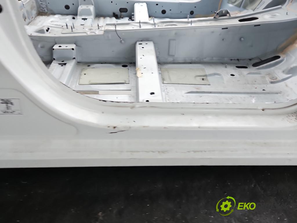 Dacia Sandero III 2020- 1.0 SCe 480) 91KM manual 67 kW 999 cm3 5- práh pravý  (Karoserie ostatní)