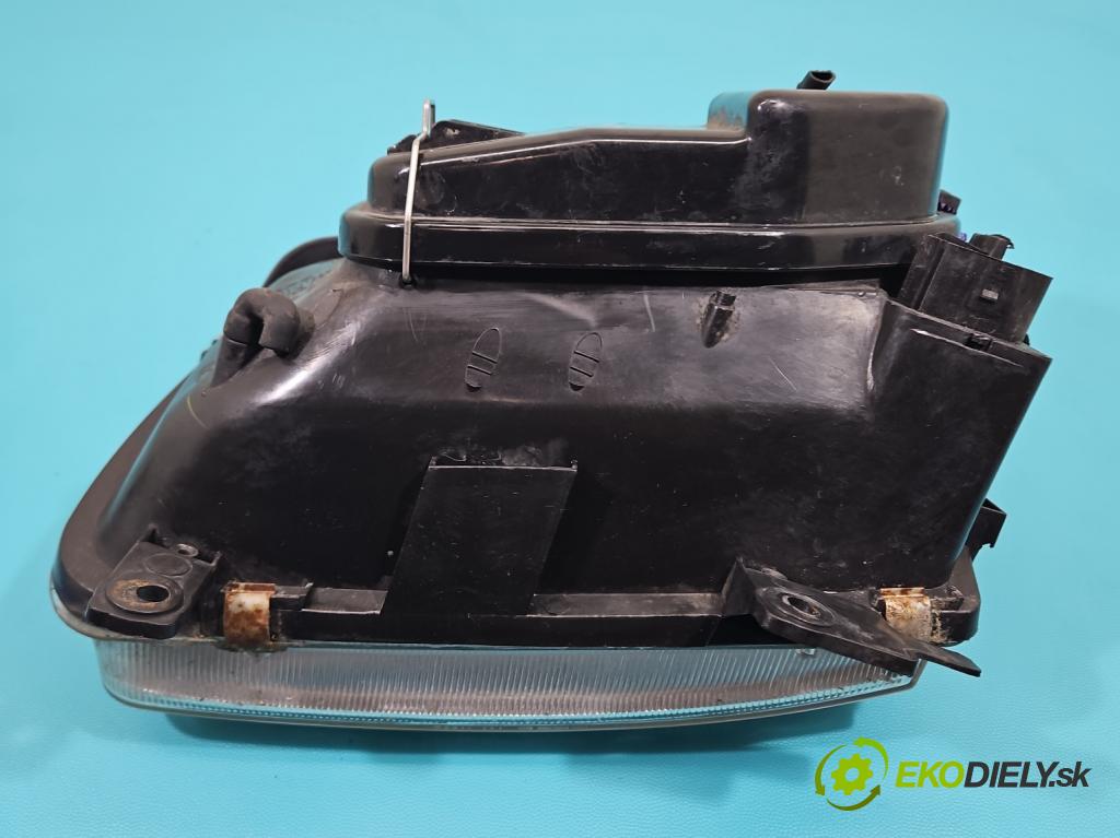 Vw Polo III 6N 1994-2001 1.0 mpi 50KM manual 37 kW 999 cm3 5- Reflektor: pravý  (Svetlo predné pravé)