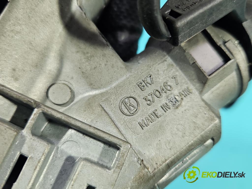 Vw Polo III 6N 1994-2001 1.0 mpi 50KM manual 37 kW 999 cm3 5- Spínačka 357905851F (Spínacia skrinka)