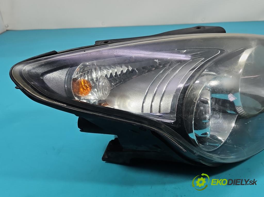 Hyundai I30 I 2007-2012 1.4 16V 109 HP manual 80.2 kW 1396 cm3 5- Reflektor: pravý 92102-2R000 (Svetlo predné pravé)