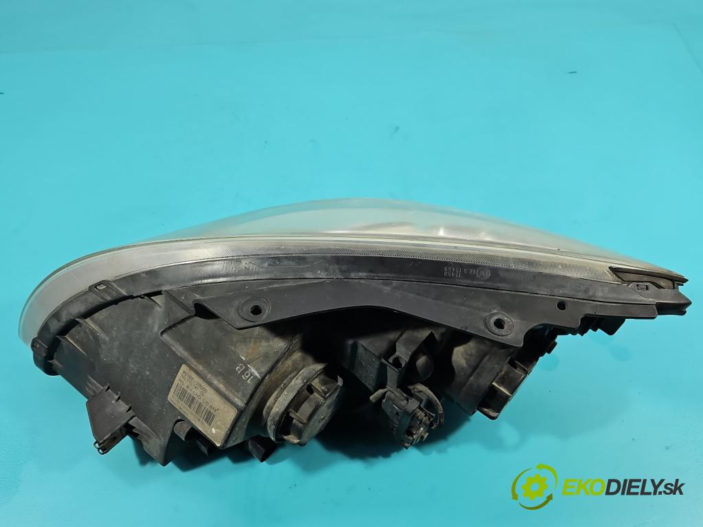 Hyundai I30 I 2007-2012 1.4 16V 109 HP manual 80.2 kW 1396 cm3 5- Reflektor: pravý 92102-2R000 (Svetlo predné pravé)