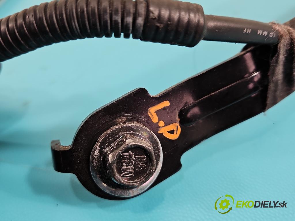 Hyundai I30 I 2007-2012 1.4 16V 109 hp manual 80.2 kW 1396 cm3 5- kokpit,přistrojova deska