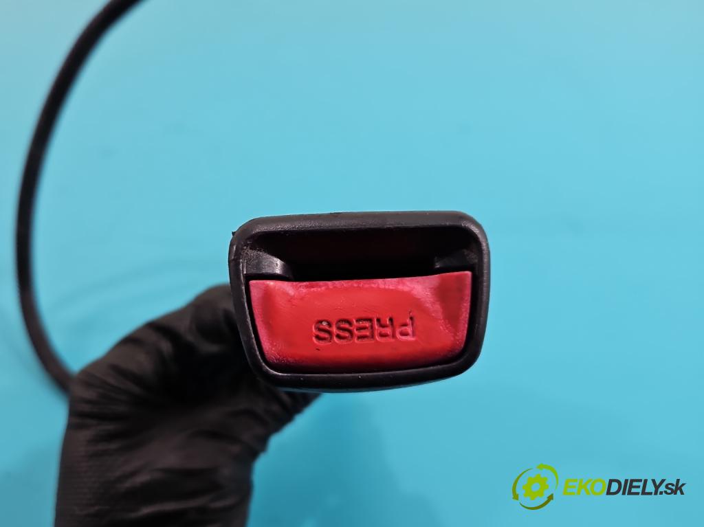 Hyundai I30 I 2007-2012 1.4 16V 109 hp manual 80.2 kW 1396 cm3 5- kokpit,přistrojova deska