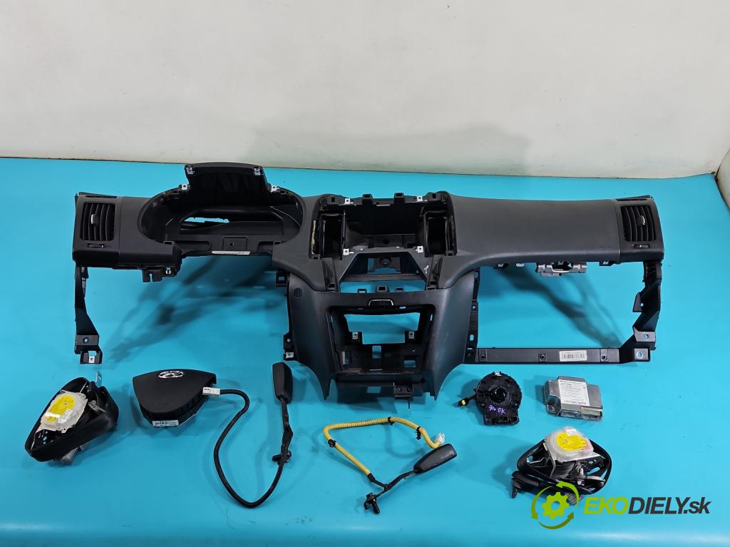 Hyundai I30 I 2007-2012 1.4 16V 109 hp manual 80.2 kW 1396 cm3 5- kokpit,přistrojova deska 