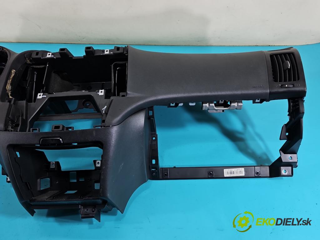 Hyundai I30 I 2007-2012 1.4 16V 109 hp manual 80.2 kW 1396 cm3 5- kokpit,přistrojova deska