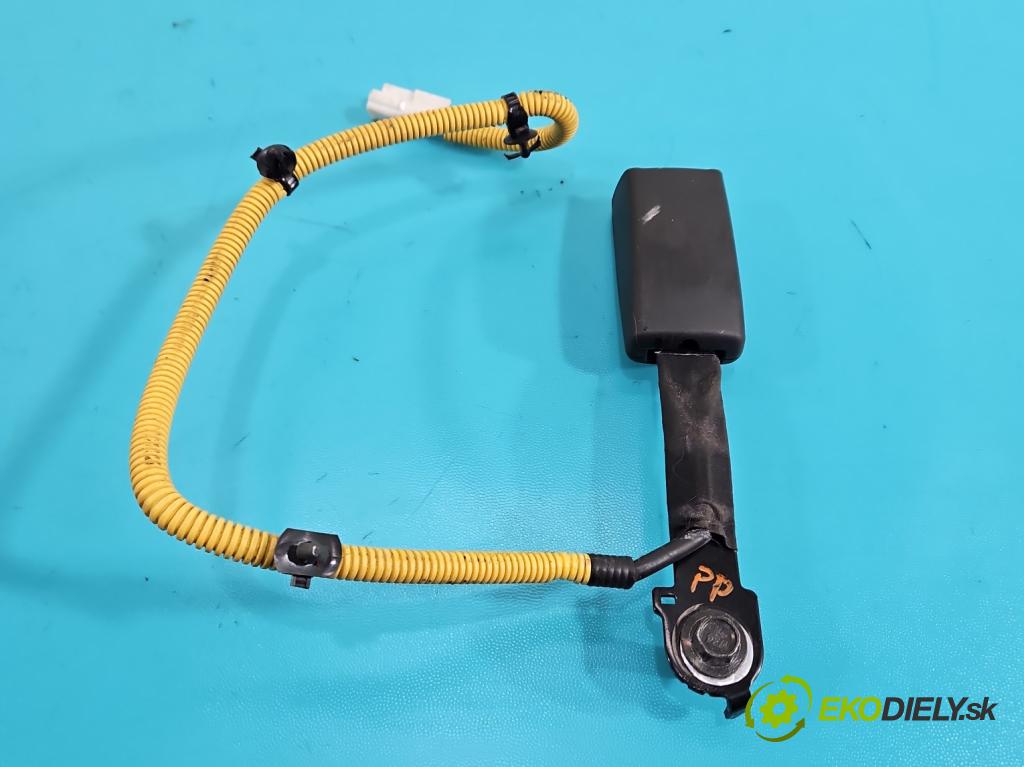 Hyundai I30 I 2007-2012 1.4 16V 109 hp manual 80.2 kW 1396 cm3 5- kokpit,přistrojova deska