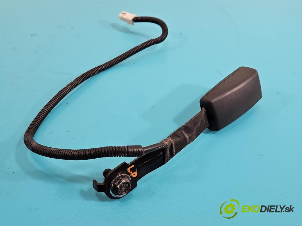 Hyundai I30 I 2007-2012 1.4 16V 109 hp manual 80.2 kW 1396 cm3 5- kokpit,přistrojova deska