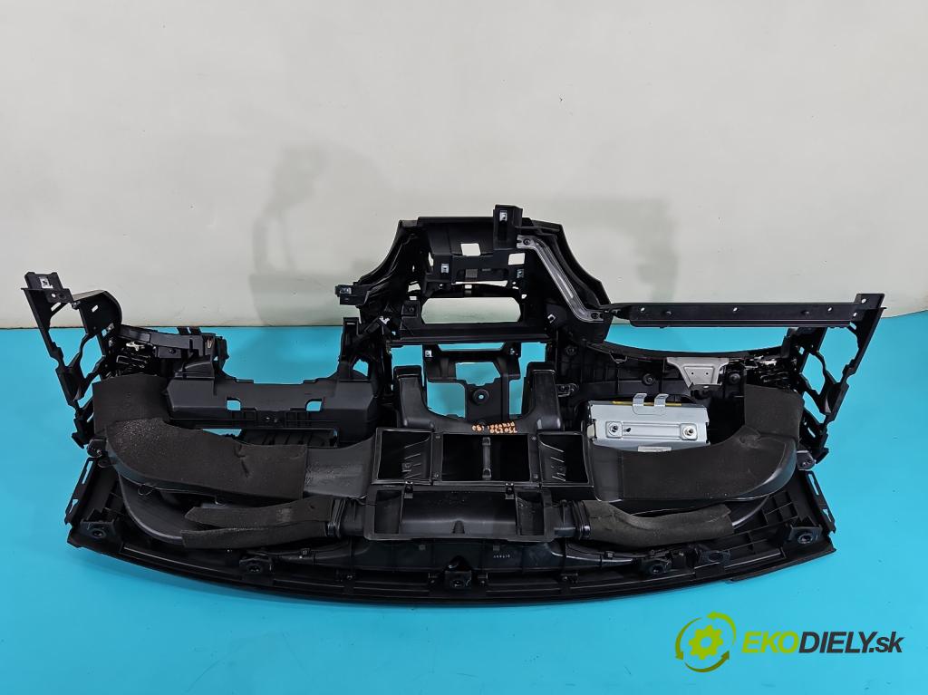 Hyundai I30 I 2007-2012 1.4 16V 109 hp manual 80.2 kW 1396 cm3 5- kokpit,přistrojova deska