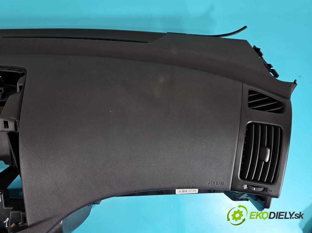 Hyundai I30 I 2007-2012 1.4 16V 109 hp manual 80.2 kW 1396 cm3 5- kokpit,přistrojova deska