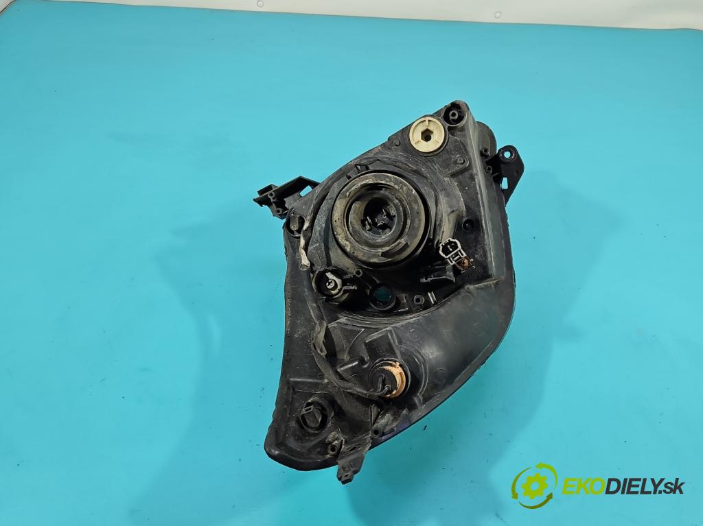 Suzuki Swift Mk6 2005-2010 1.3 16V (M13A) 92 HP manual 68 kW 1328 cm3 5- Reflektor: pravý  (Svetlo predné pravé)