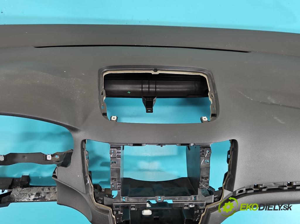 Vw Sharan II 2010-2022 2.0 tdi 177 hp automatic 130 kW 1968 cm3 5- kokpit,přistrojova deska