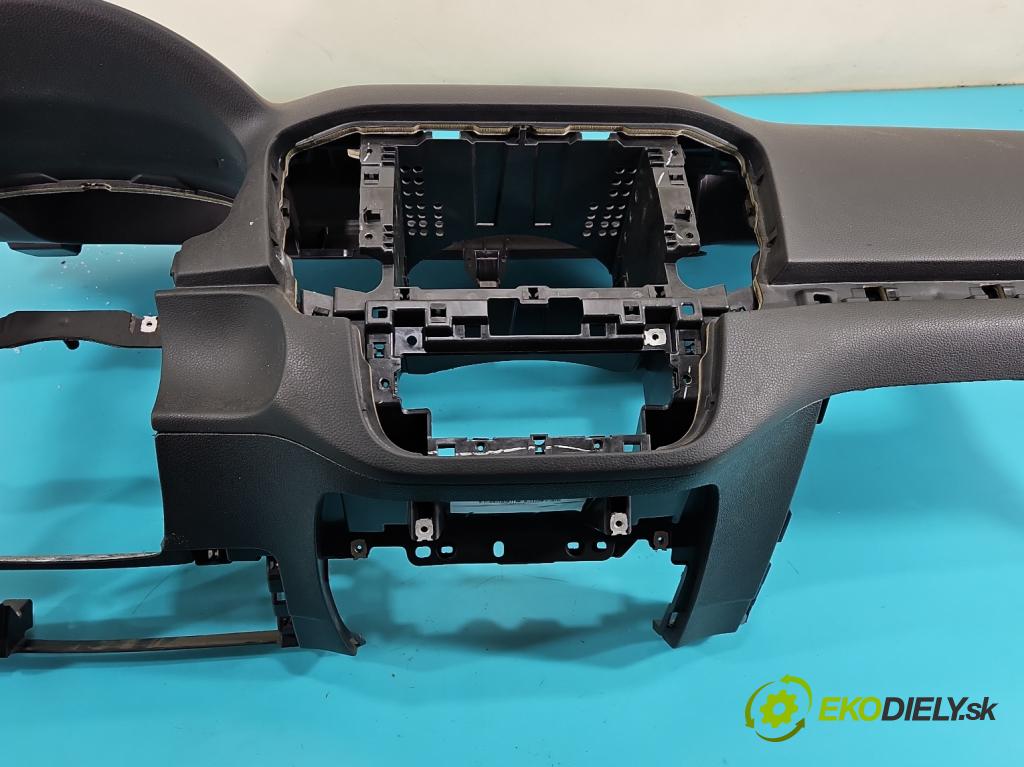 Vw Sharan II 2010-2022 2.0 tdi 177 hp automatic 130 kW 1968 cm3 5- kokpit,přistrojova deska