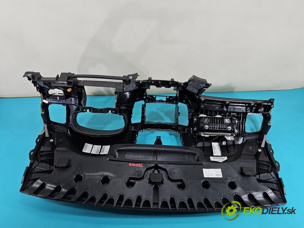 Vw Sharan II 2010-2022 2.0 tdi 177 hp automatic 130 kW 1968 cm3 5- kokpit,přistrojova deska