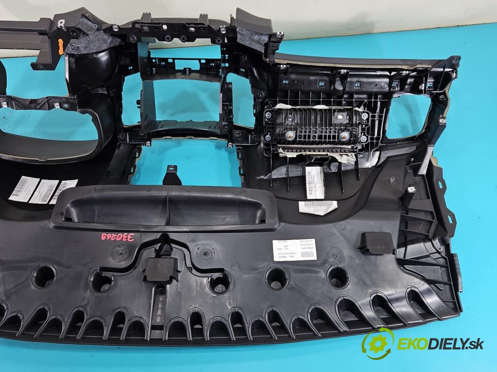 Vw Sharan II 2010-2022 2.0 tdi 177 hp automatic 130 kW 1968 cm3 5- kokpit,přistrojova deska