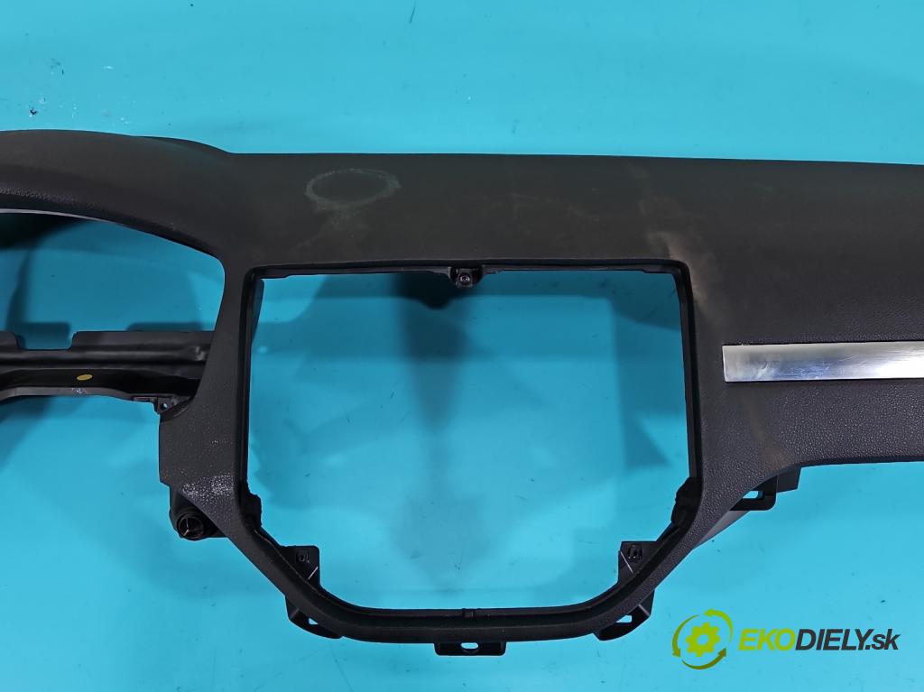 Ford C-Max I 2003-2010 1.8 tdci 116 hp manual 85 kW 1753 cm3 5- kokpit,přistrojova deska