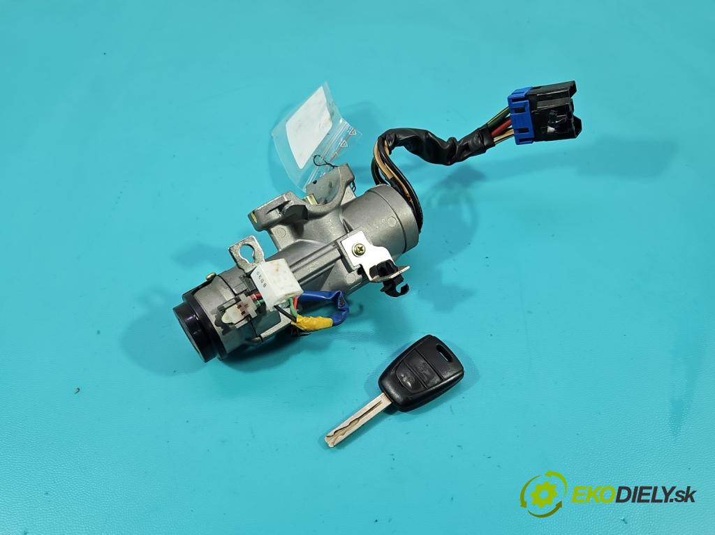 Kia Ceed I 2006-2012 1.4 16V 109 HP manual 80 kW 1396 cm3 5- Spínačka  (Spínacia skrinka)