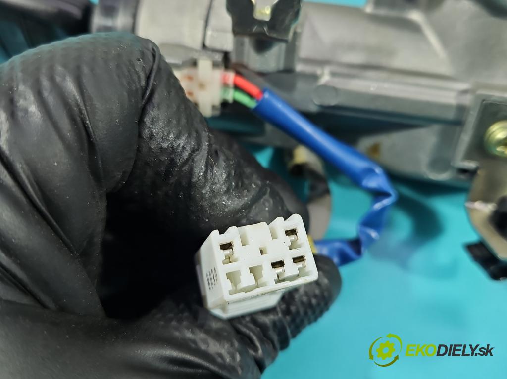 Kia Ceed I 2006-2012 1.4 16V 109 HP manual 80 kW 1396 cm3 5- Spínačka (Spínacia skrinka)