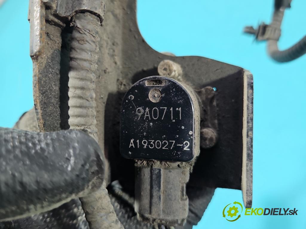 Suzuki SX4 S-Cross 2013-2021 1.4 T 140 HP manual 103 kW 1373 cm3 5- snímač nastavenia xenon A193027-2 (Snímač)