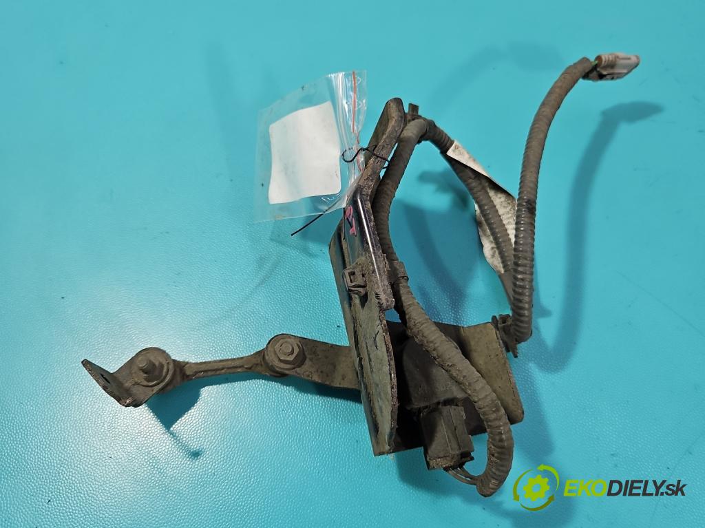 Suzuki SX4 S-Cross 2013-2021 1.4 T 140 HP manual 103 kW 1373 cm3 5- snímač nastavenia xenon A193027-2 (Snímač)