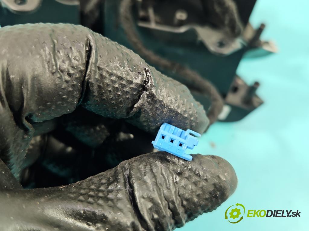 Citroen C4 II 2010-2017 1.4 16V 95 HP manual 70 kW 1397 cm3 5- prepínač multifunkční: řízení: 96720447ZD (Prepínacie páčky pod volantom)