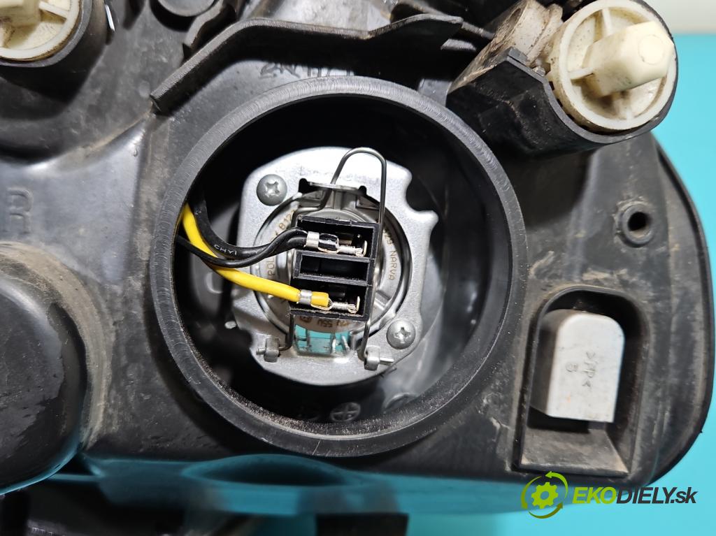 Alfa romeo 147 1.9 jtd 150 hp manual 110 kW 1910 cm3 5- světlo pravý  (Pravé přední světlo)