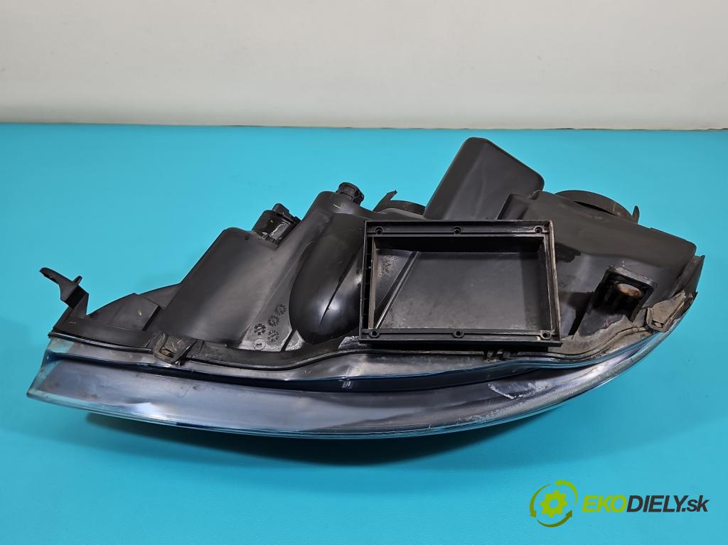 Alfa romeo 147 1.9 jtd 150 hp manual 110 kW 1910 cm3 5- světlo pravý  (Pravé přední světlo)