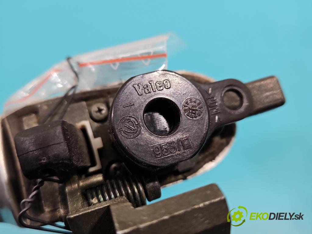 Alfa romeo 147 1.9 jtd 150 hp manual 110 kW 1910 cm3 5- klika přední levé  (Vnější přední levá klika dveří)